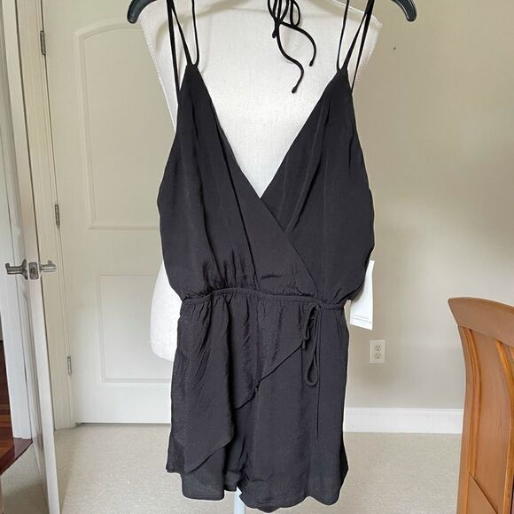 NWT Tobi Split Ways Wrap Romper - Picture 2 of 9